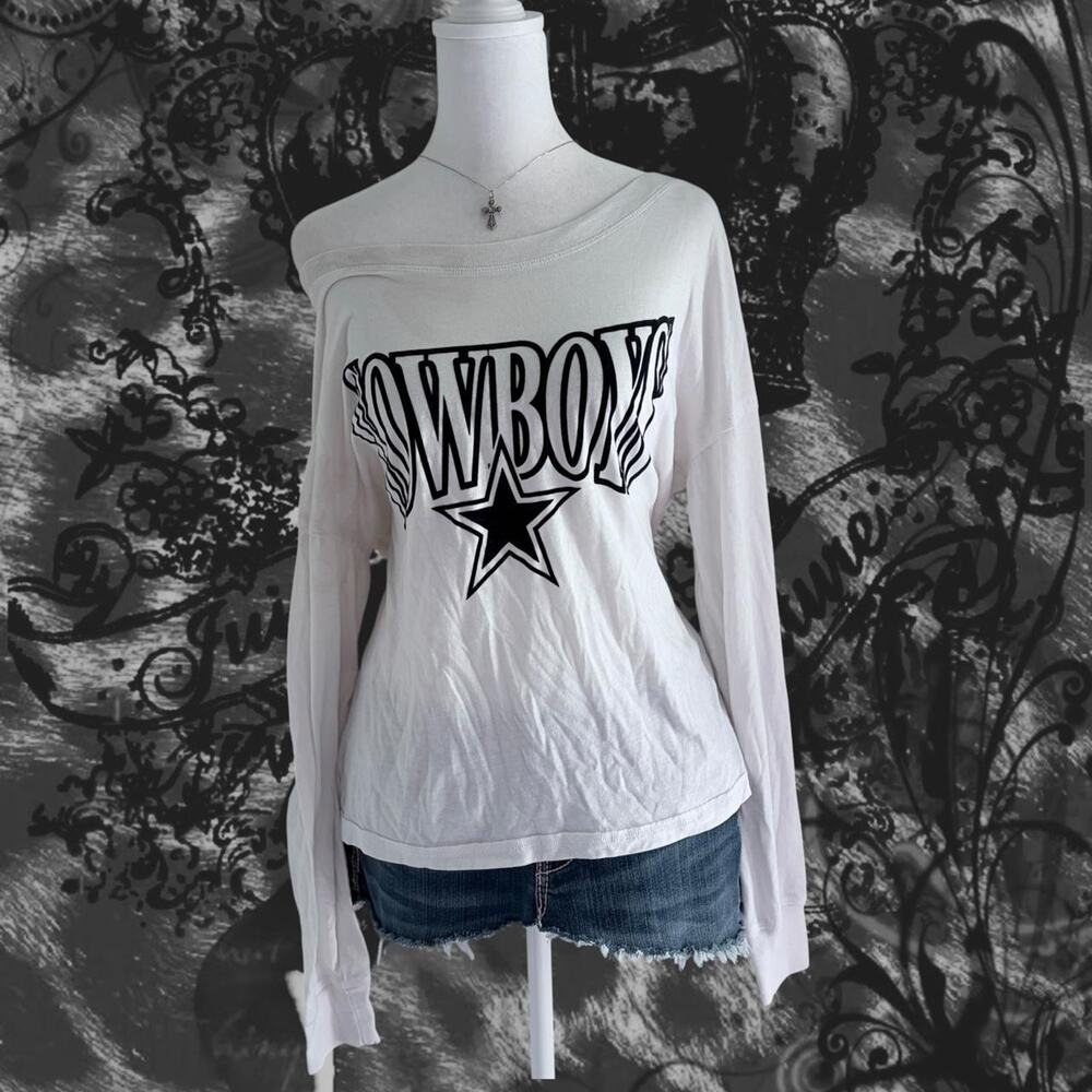 bold black cowboys star graphic white long sleeve top